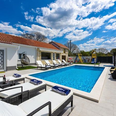 Villa Mare - With Heated Pool Ζαντάρ Εξωτερικό φωτογραφία